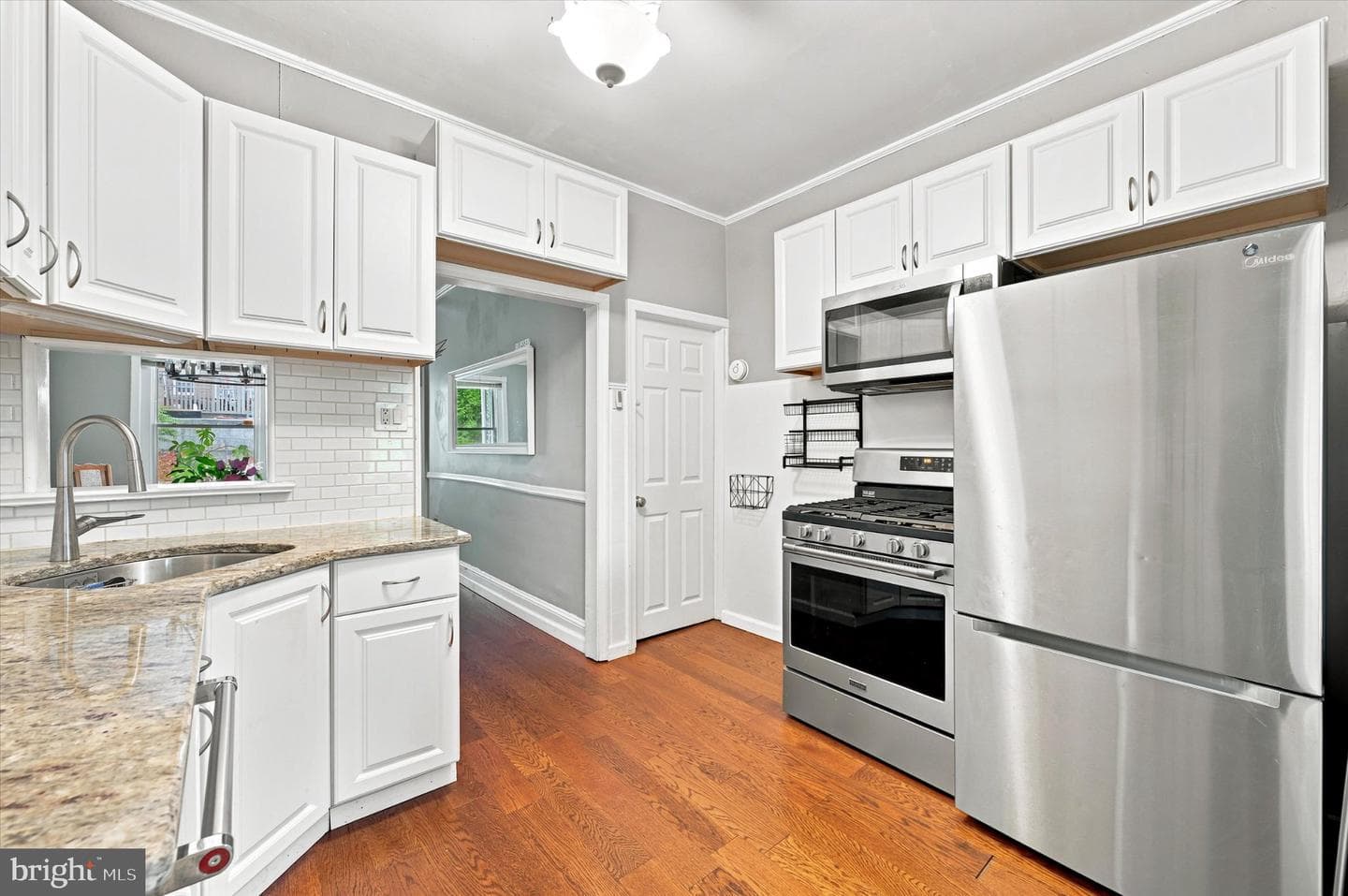614 Martin Street photo 11