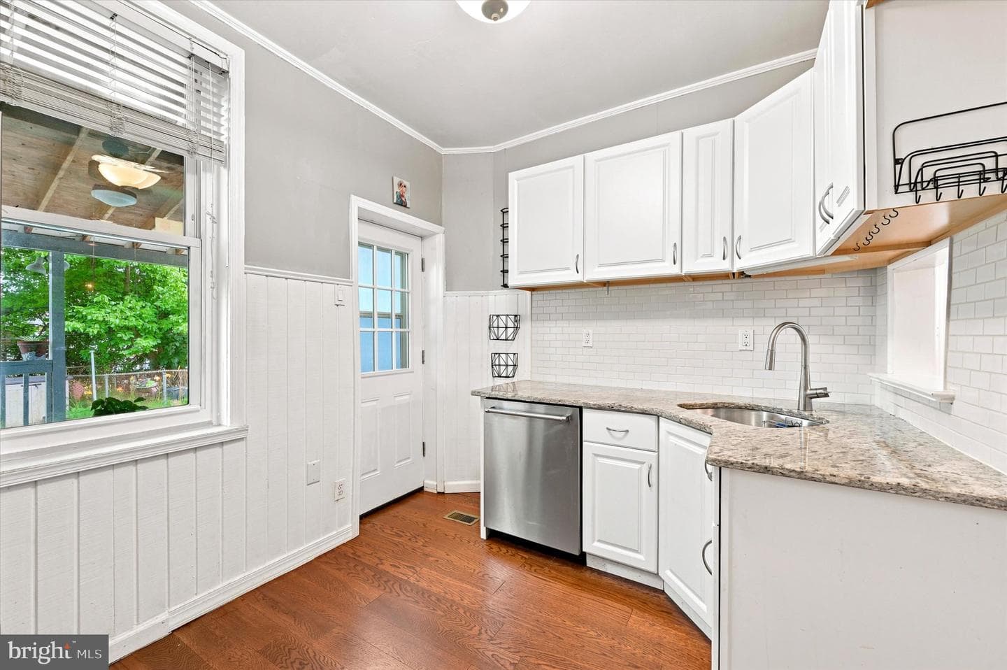 614 Martin Street photo 9
