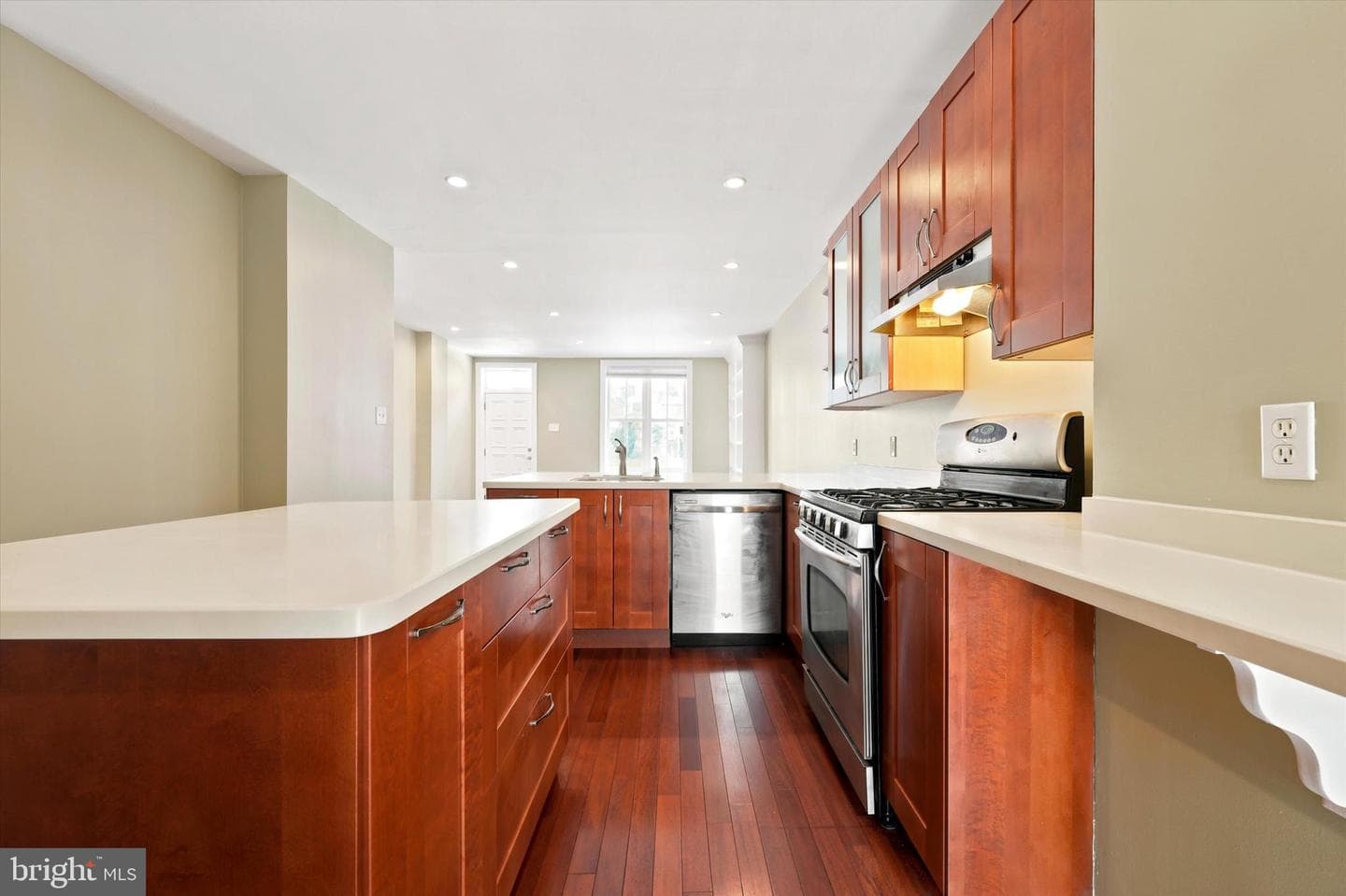 2320 Lombard Street photo 11