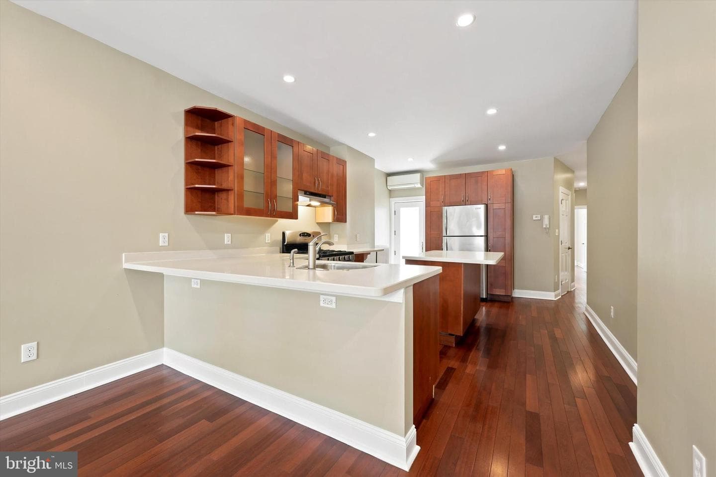 2320 Lombard Street photo 8