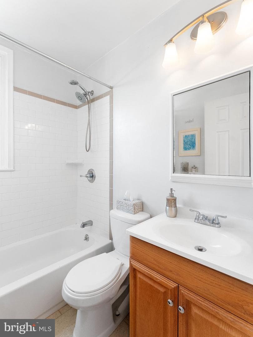 4018 Lauriston Street photo 16