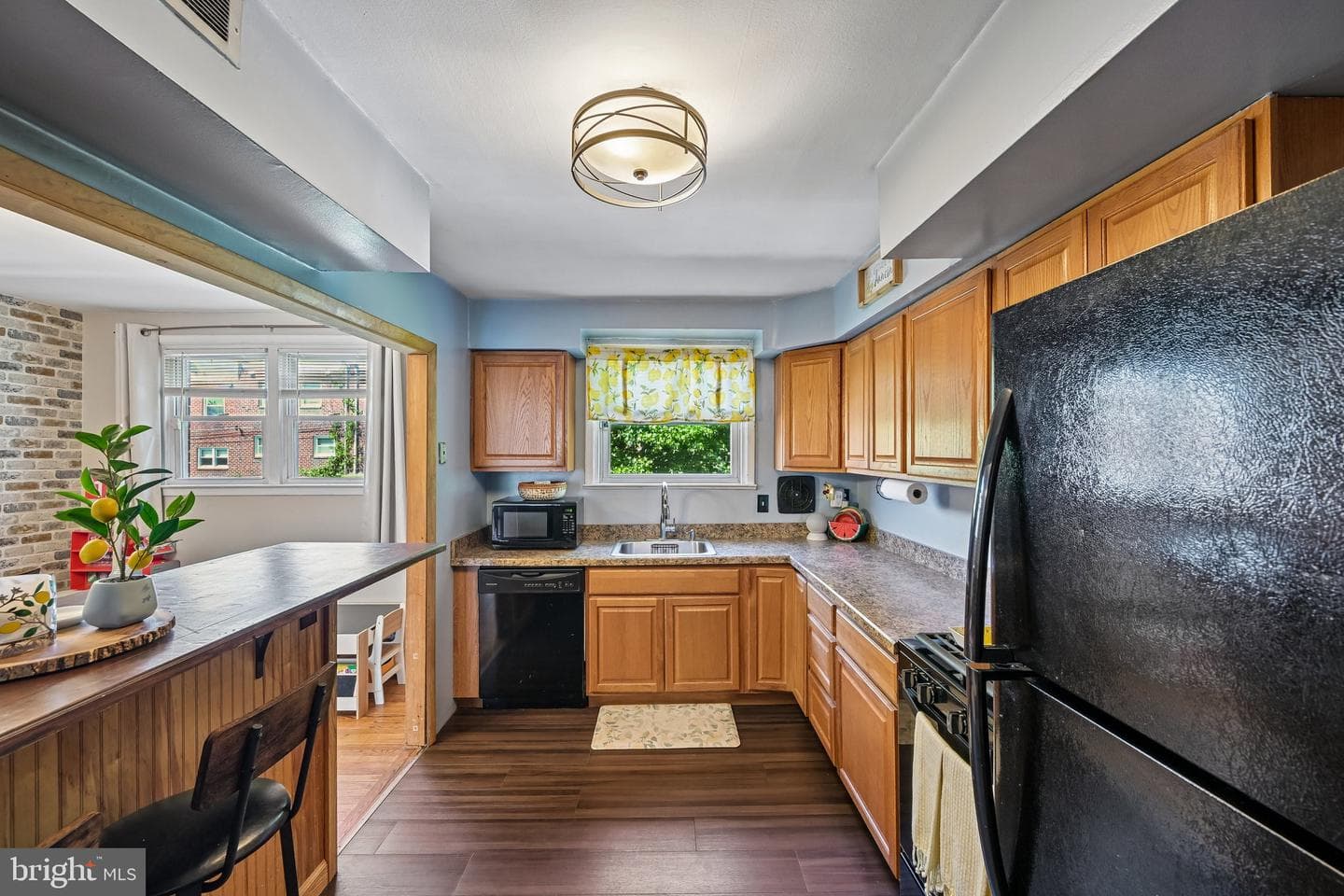2820 Maxwell Street photo 17