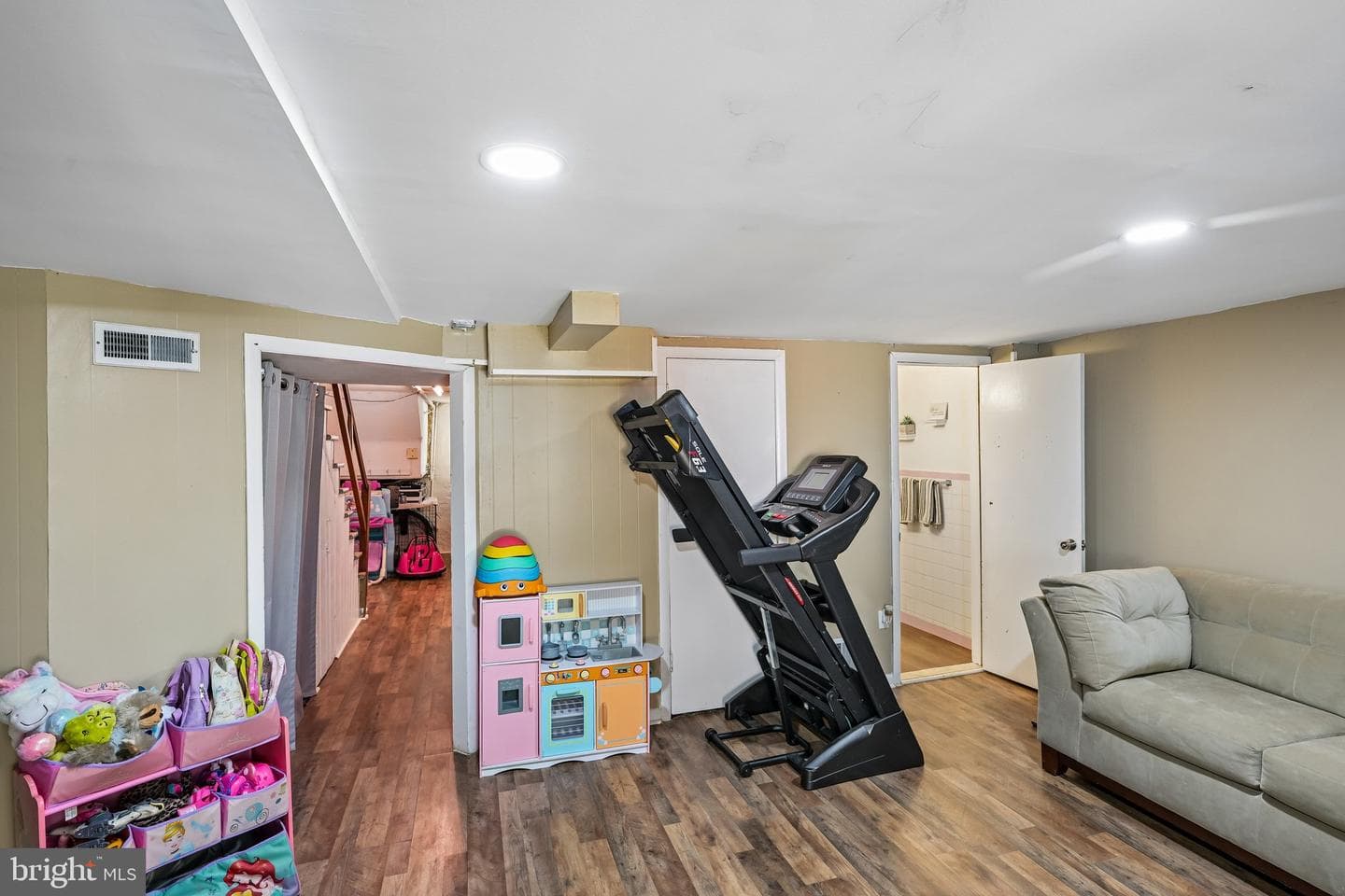 2820 Maxwell Street photo 38