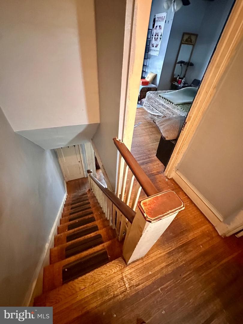 521 E Bringhurst Street photo 9