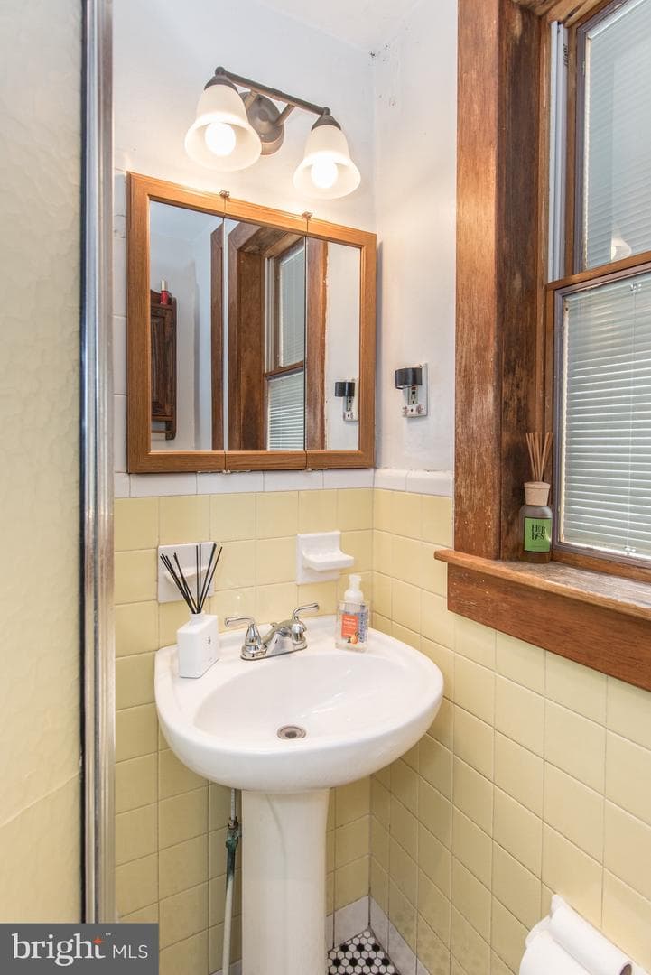 7425 Montour Street photo 21