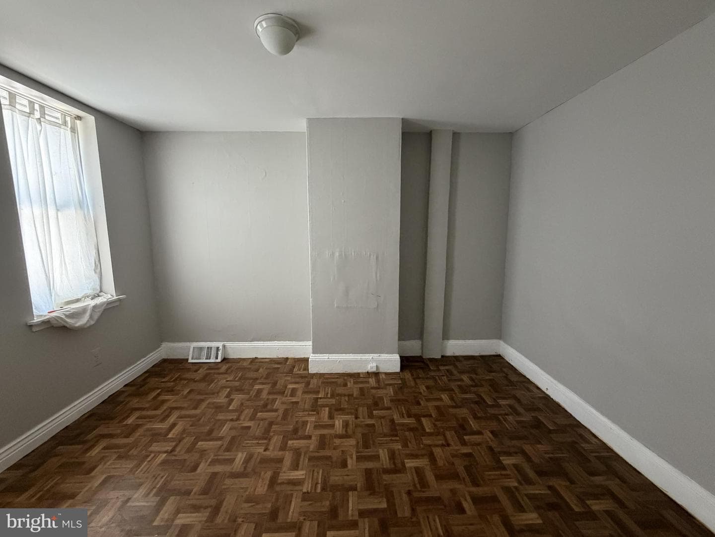 3433 Mount Vernon Street photo 3