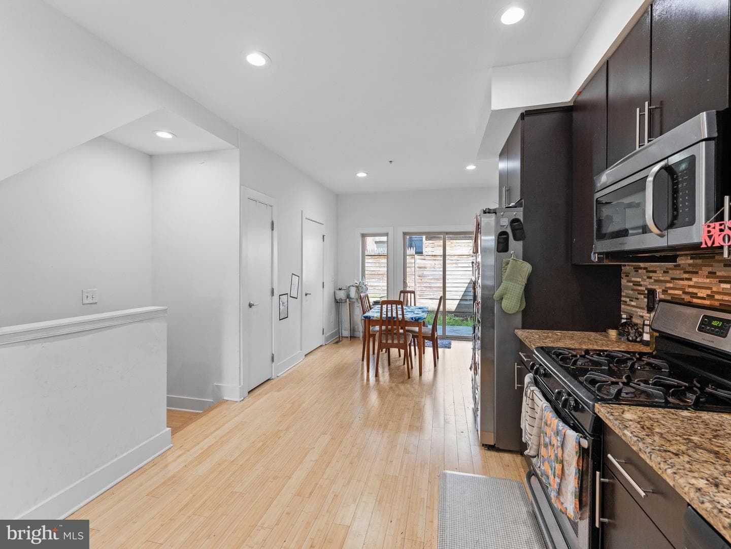 2034 Trenton Avenue photo 10