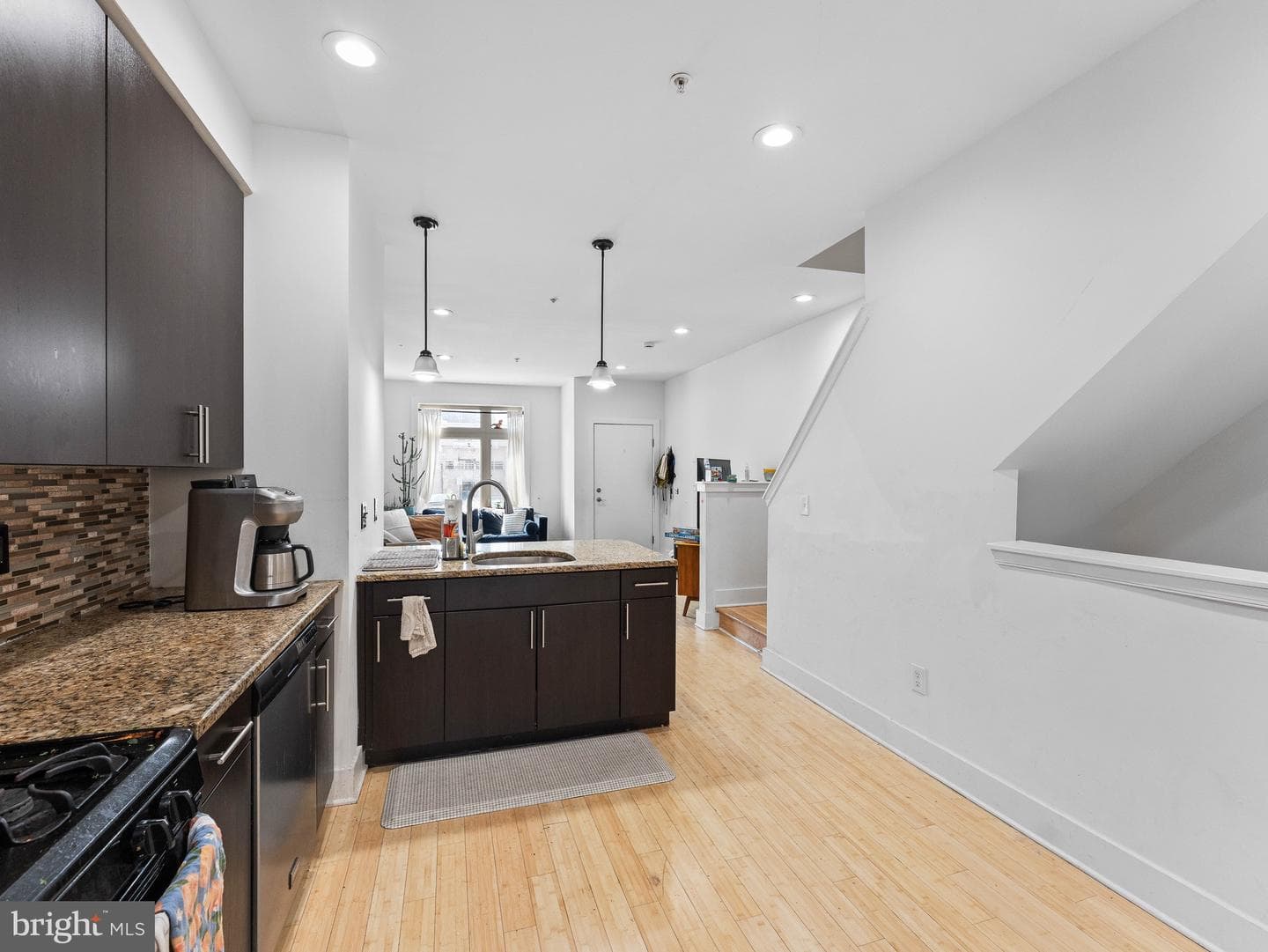 2034 Trenton Avenue photo 9