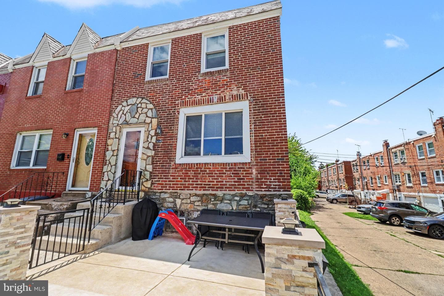 640 Robbins Street photo 3