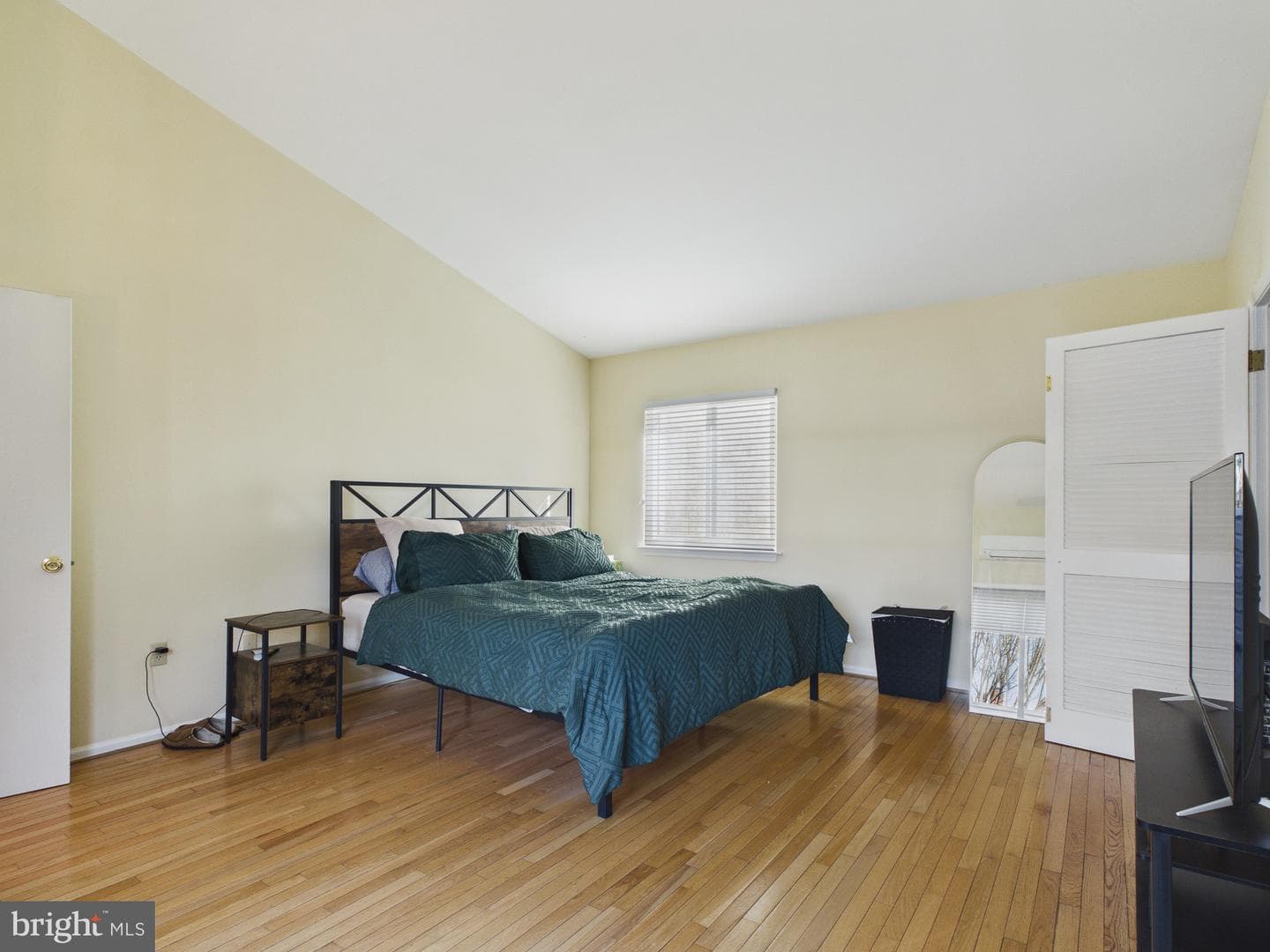 2036 Appletree Street photo 25