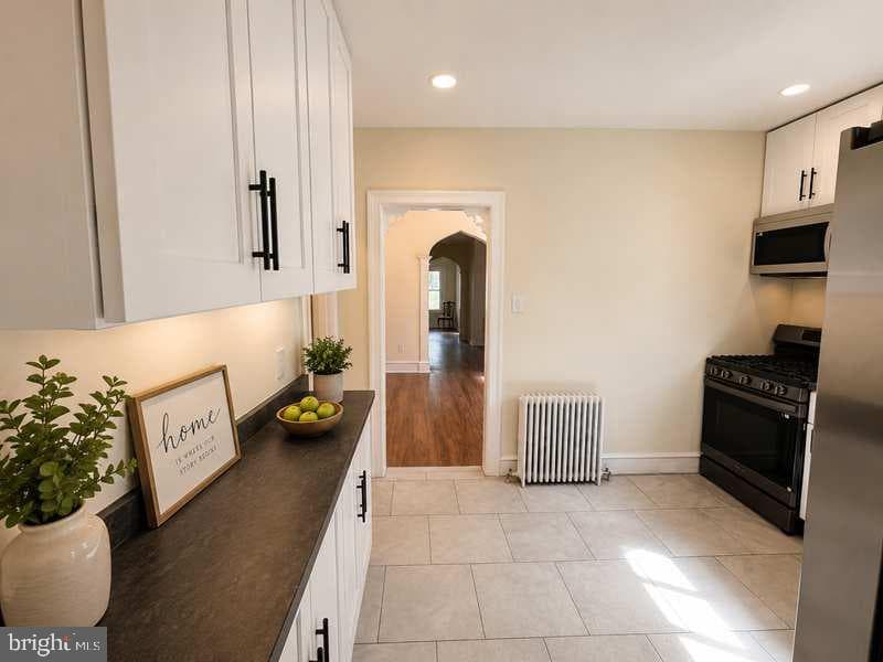 437 W Roosevelt Boulevard photo 11