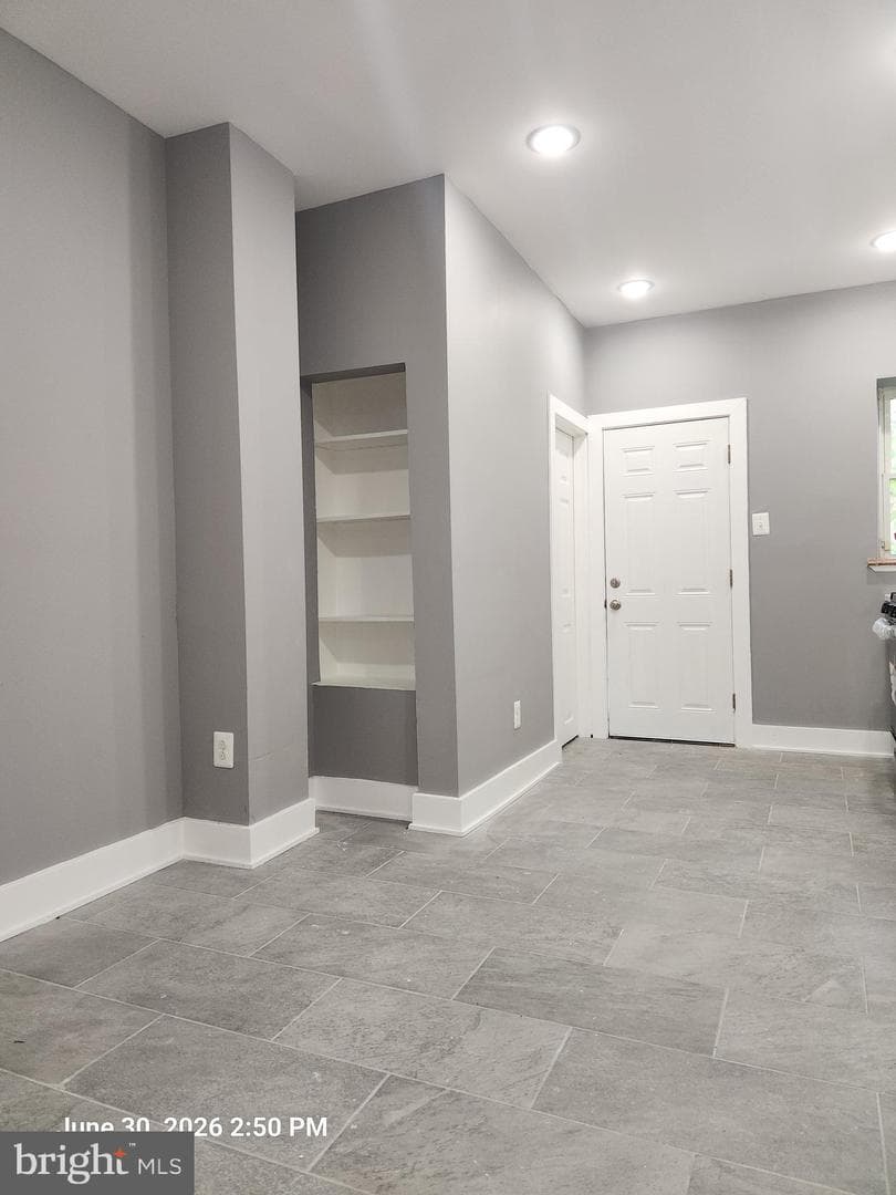 5651 Osage Avenue photo 11
