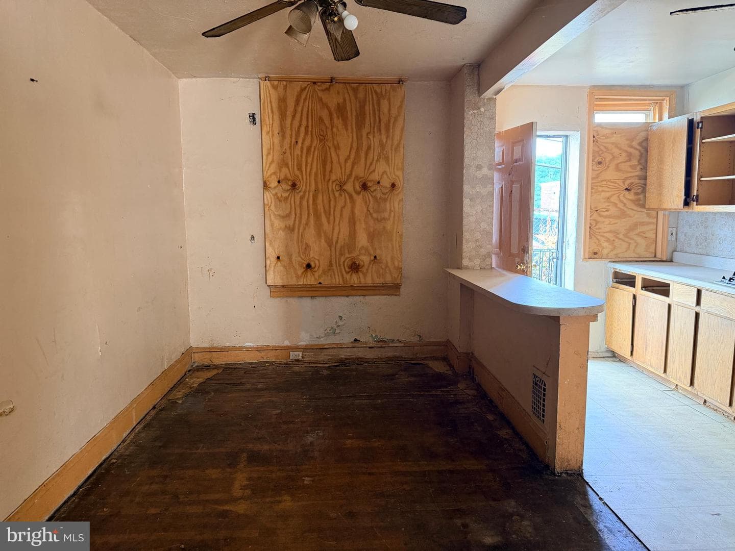 2511 S Millick Street photo 7