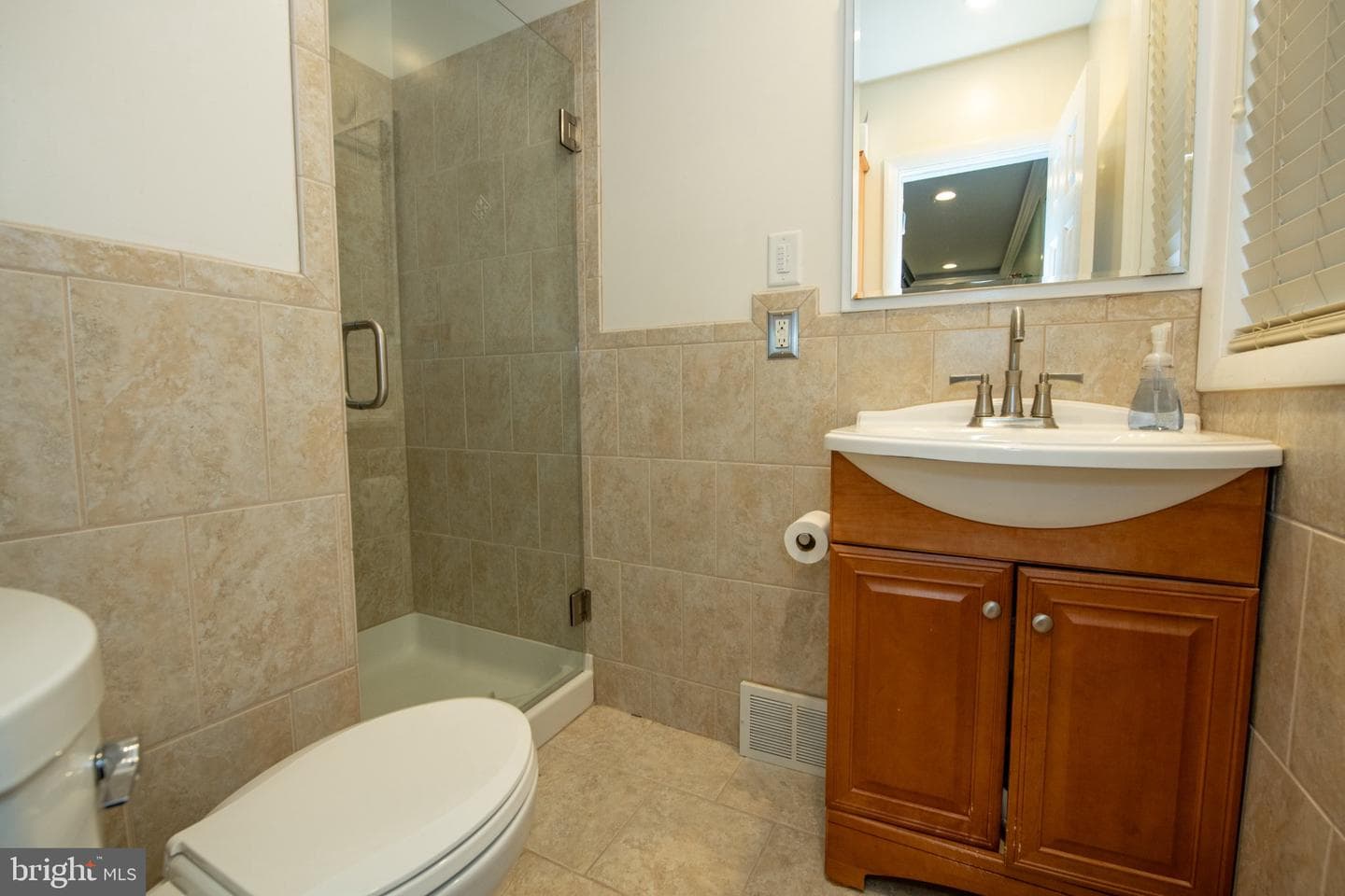 8734 Frontenac Street photo 11