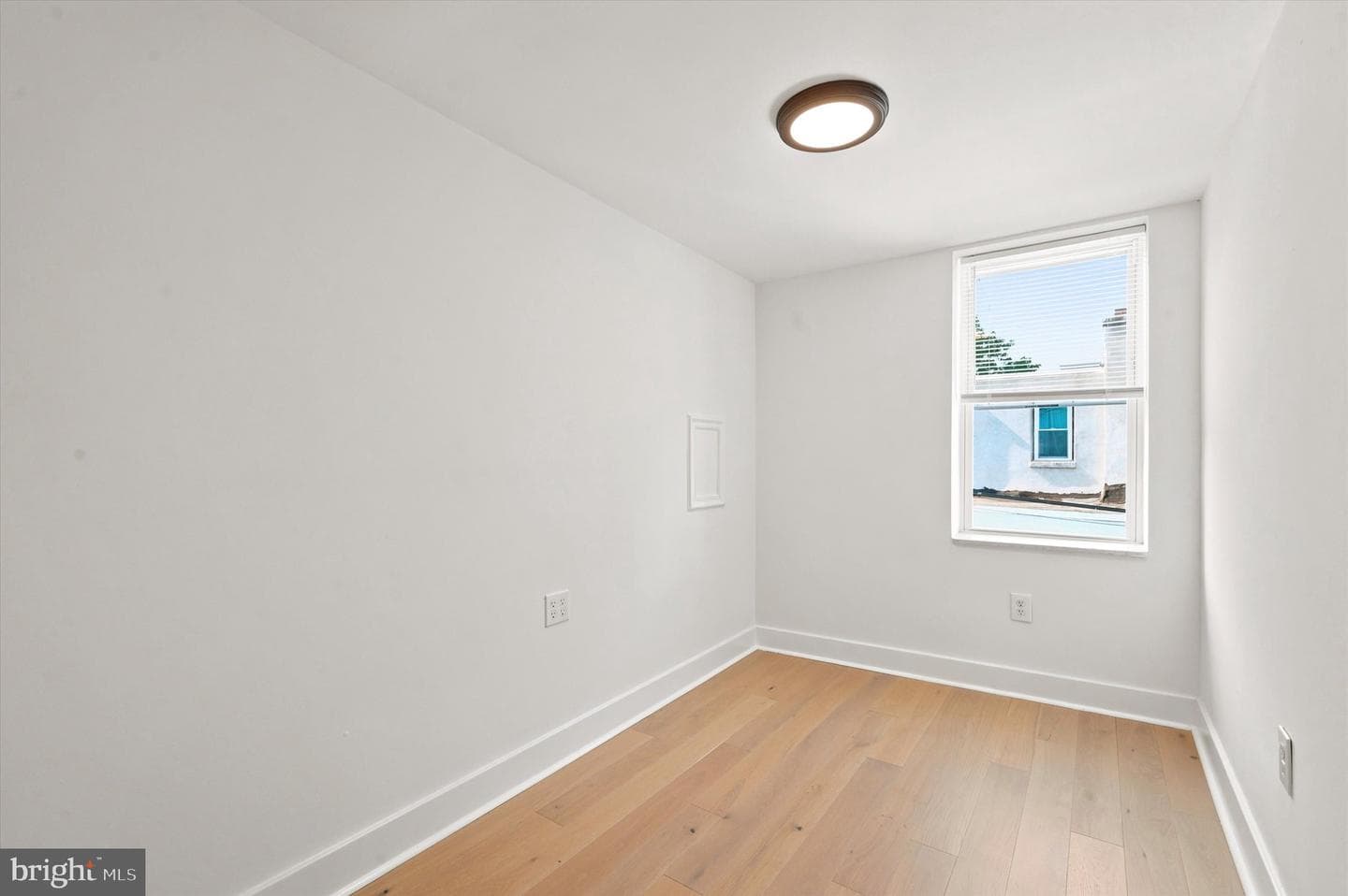 636 Mcclellan Street photo 22