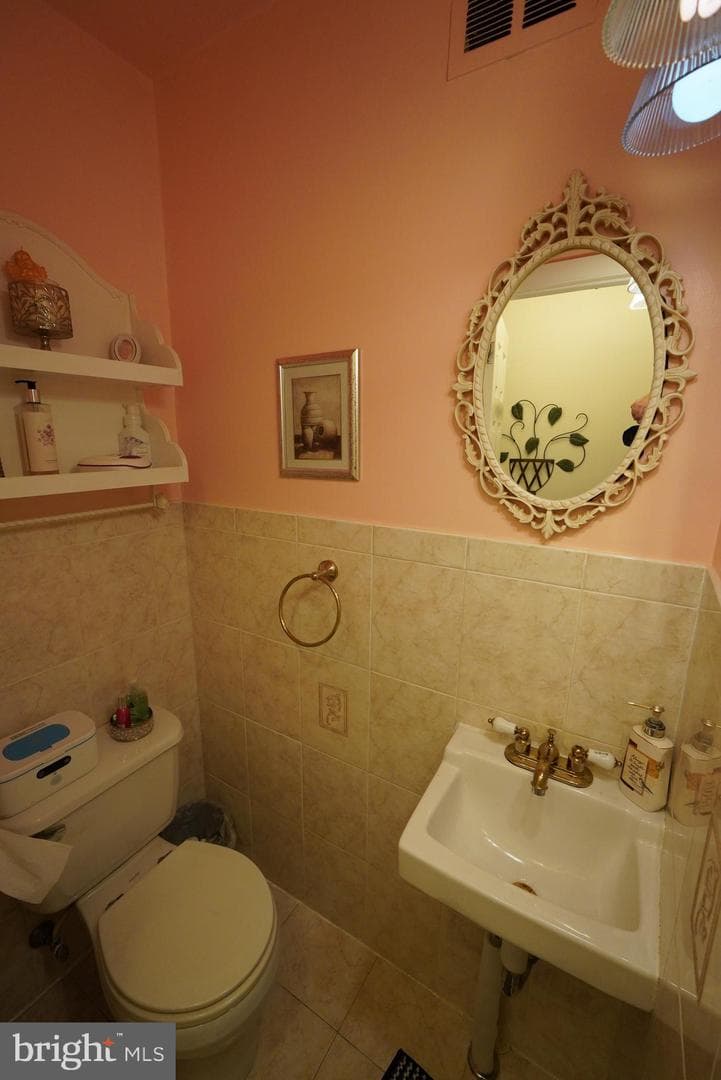 1121 Brighton Street photo 17