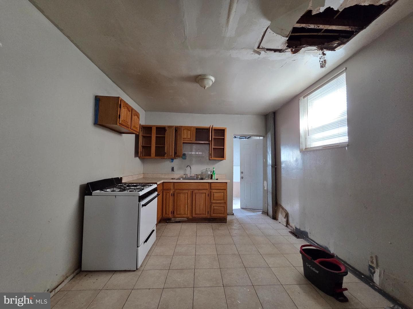 2831 N Howard Street photo 4