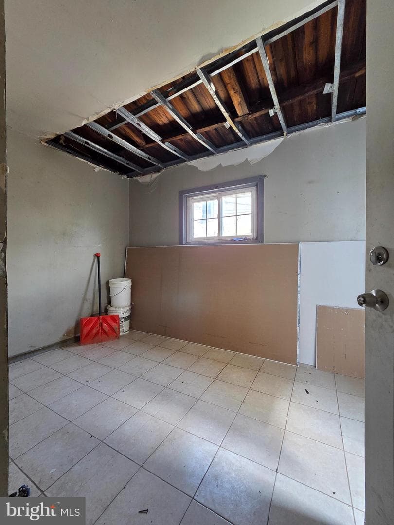 2831 N Howard Street photo 6