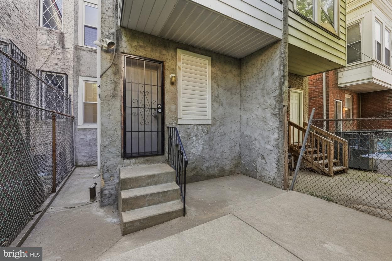 1326 N Wanamaker Street photo 7