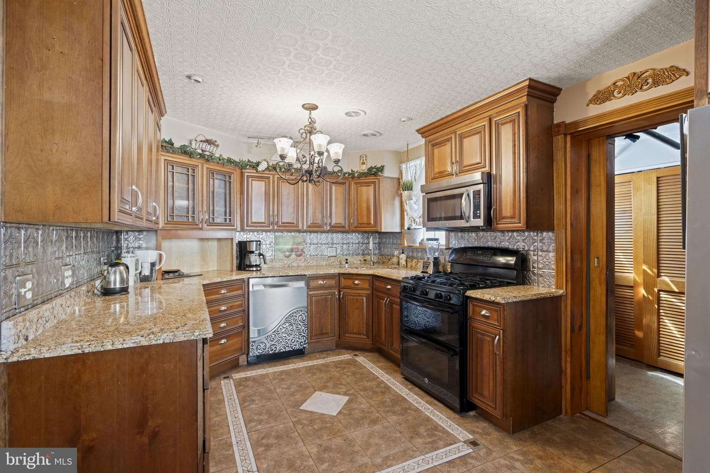 896 Pine Hill photo 10