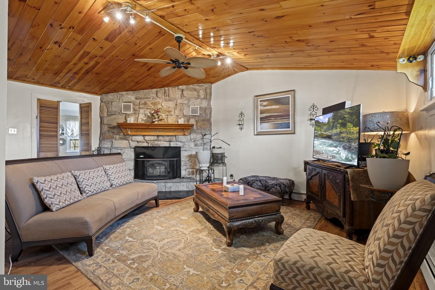 896 Pine Hill photo 14