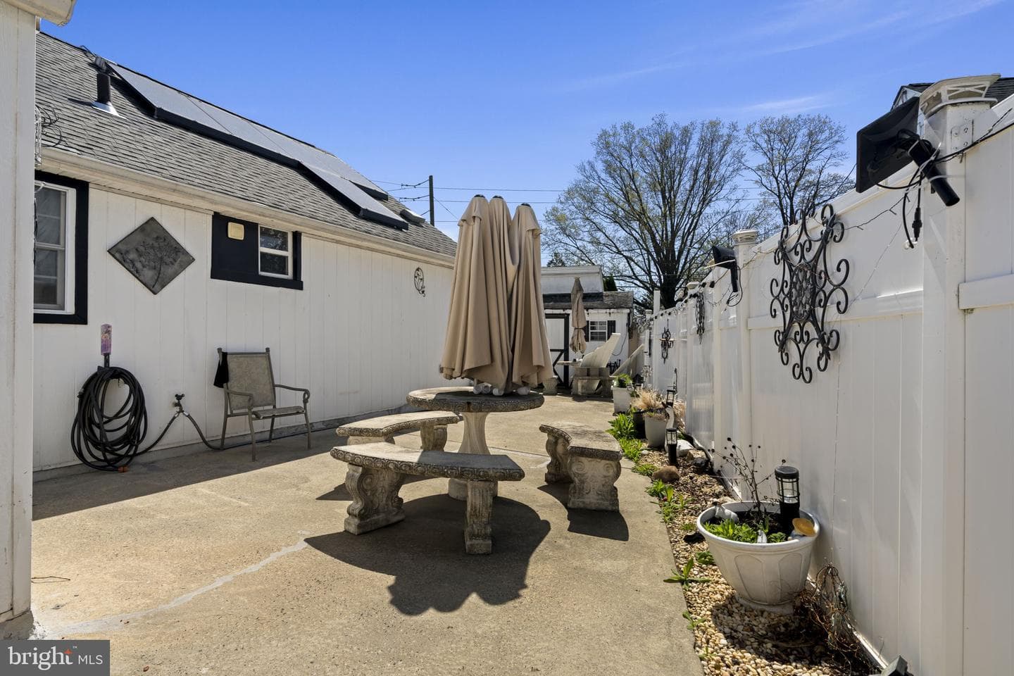 896 Pine Hill photo 32