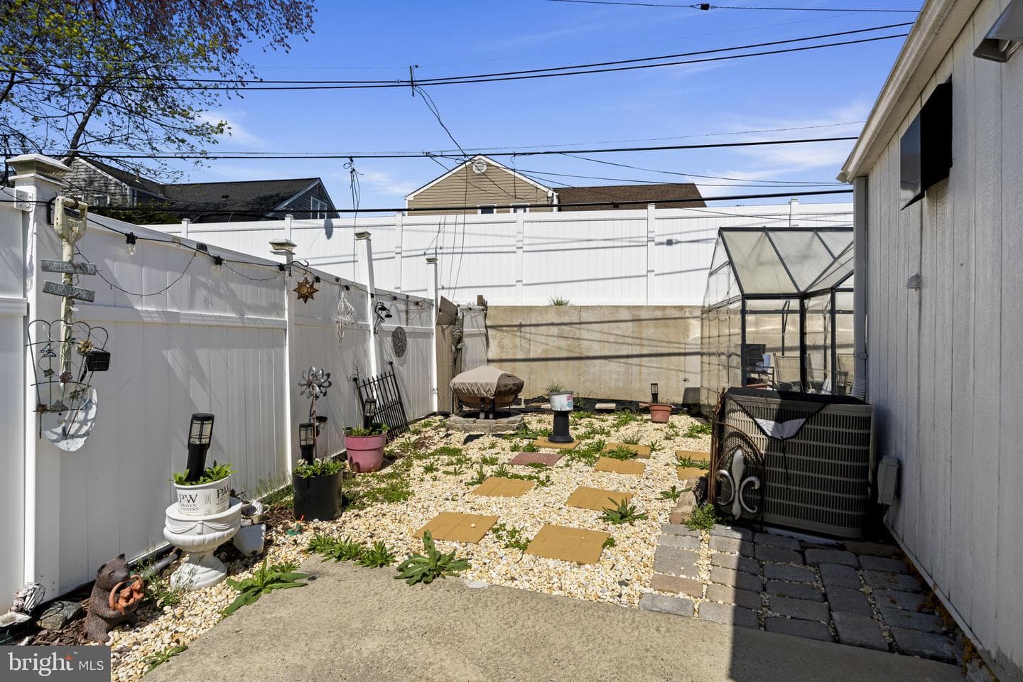 896 Pine Hill photo 33