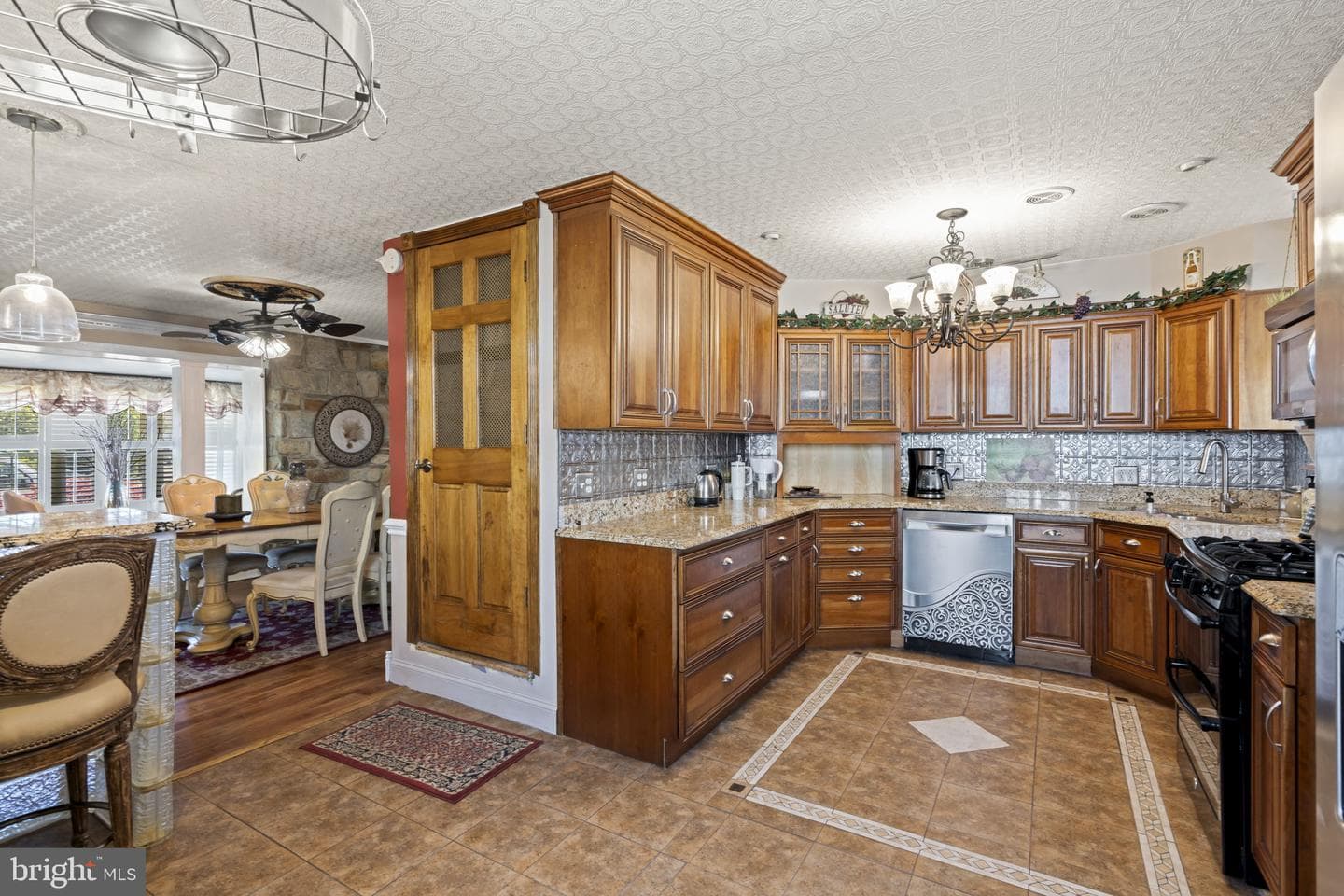 896 Pine Hill photo 7
