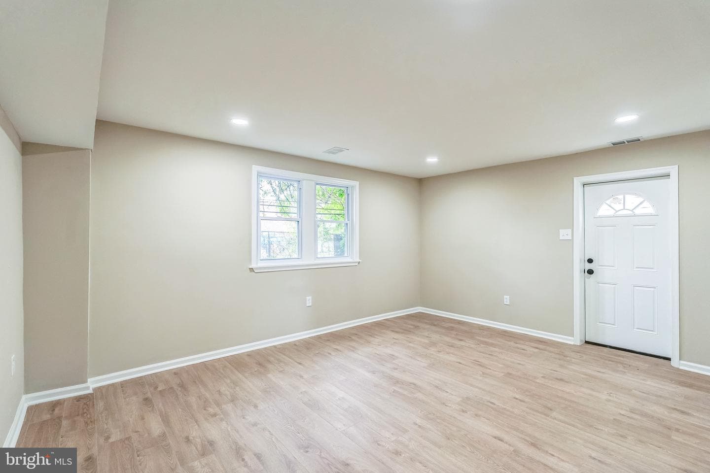 5734 Harbison Avenue photo 22