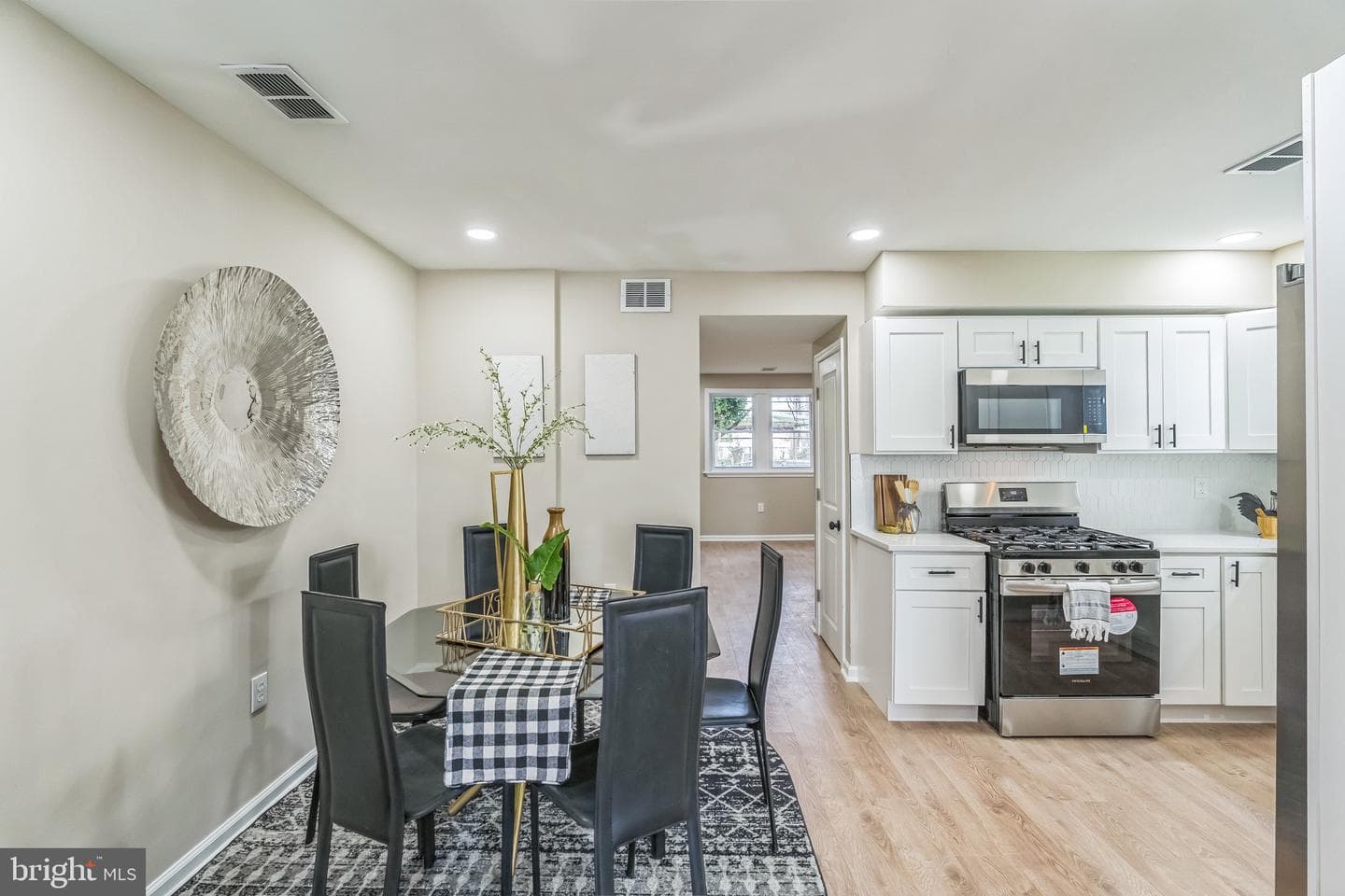 5734 Harbison Avenue photo 8