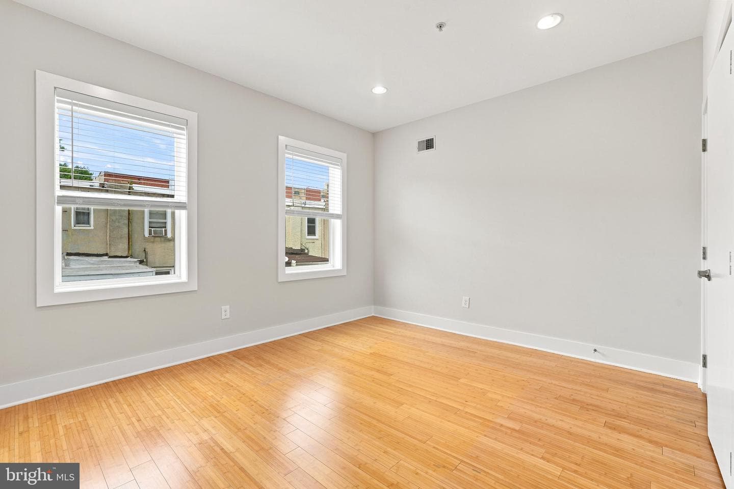 2022 Trenton Avenue photo 14
