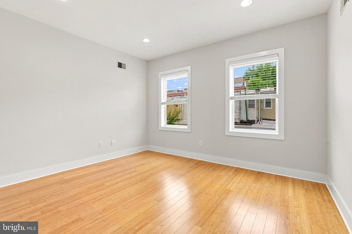 2022 Trenton Avenue photo 17