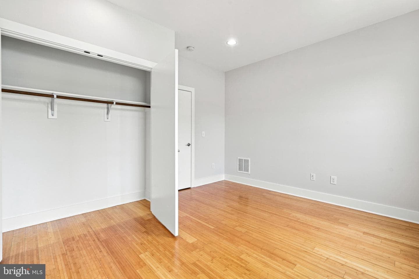 2022 Trenton Avenue photo 26