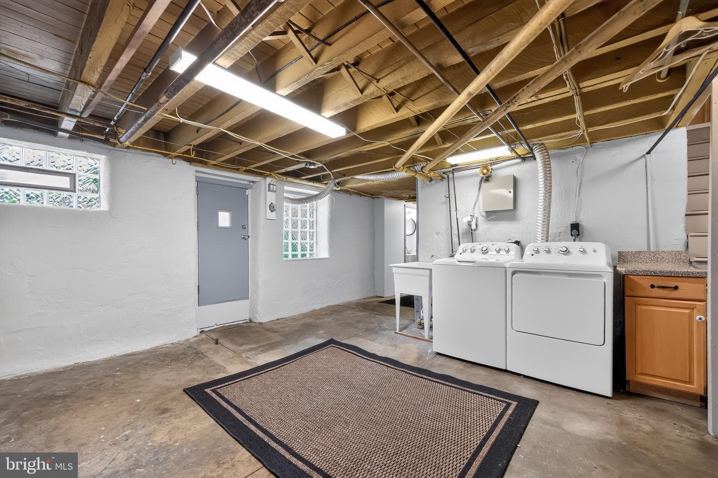 6849 Sprague Street photo 34