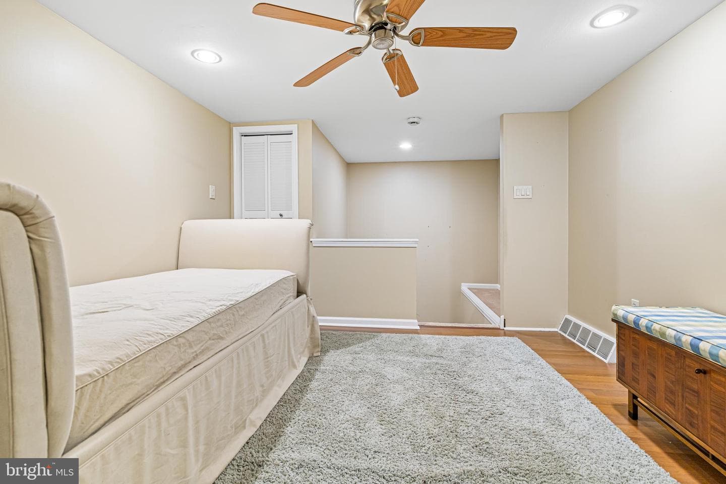 8708 Prospect Avenue #c9 photo 25
