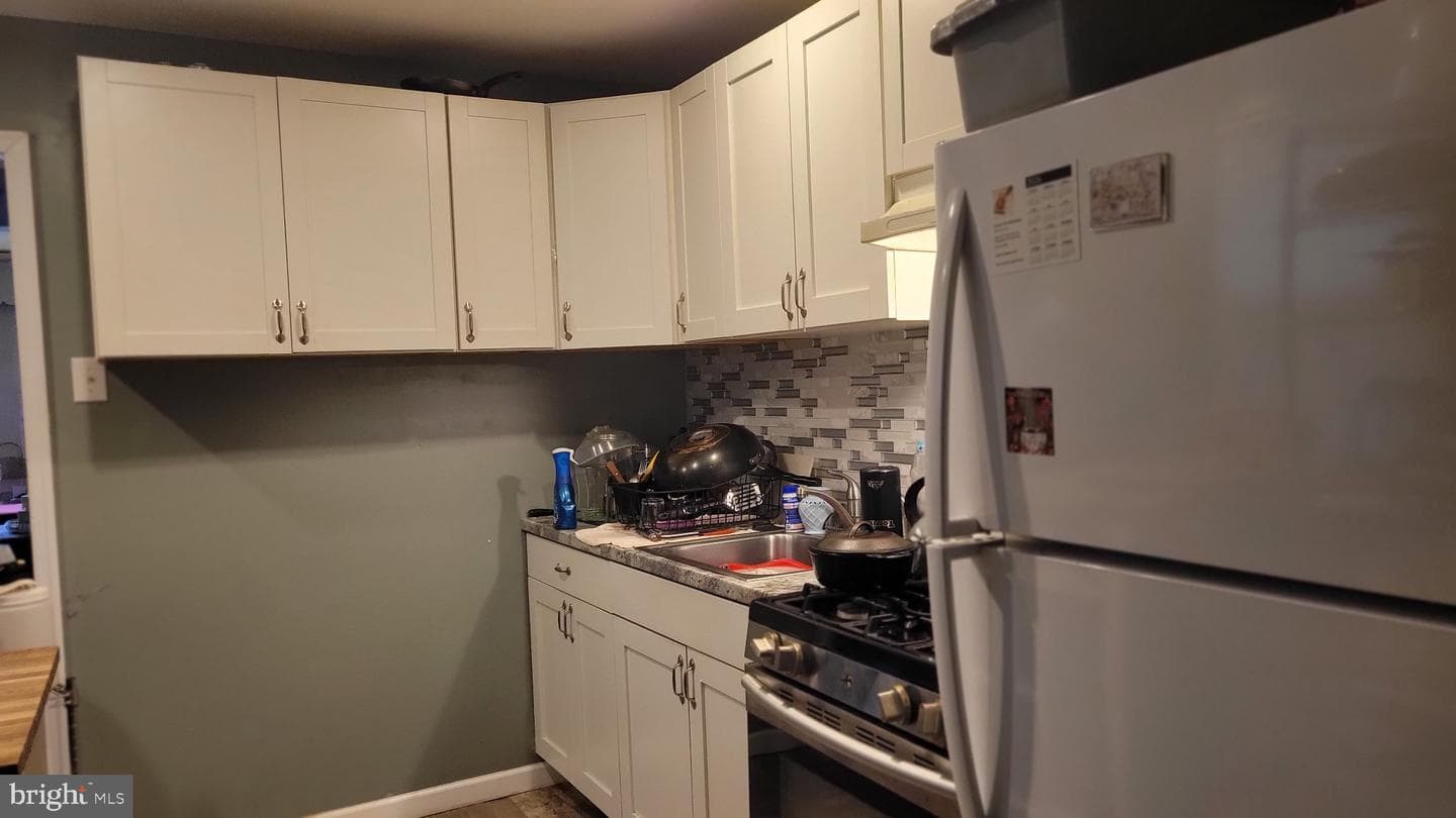 4849 Fairmount Avenue photo 4