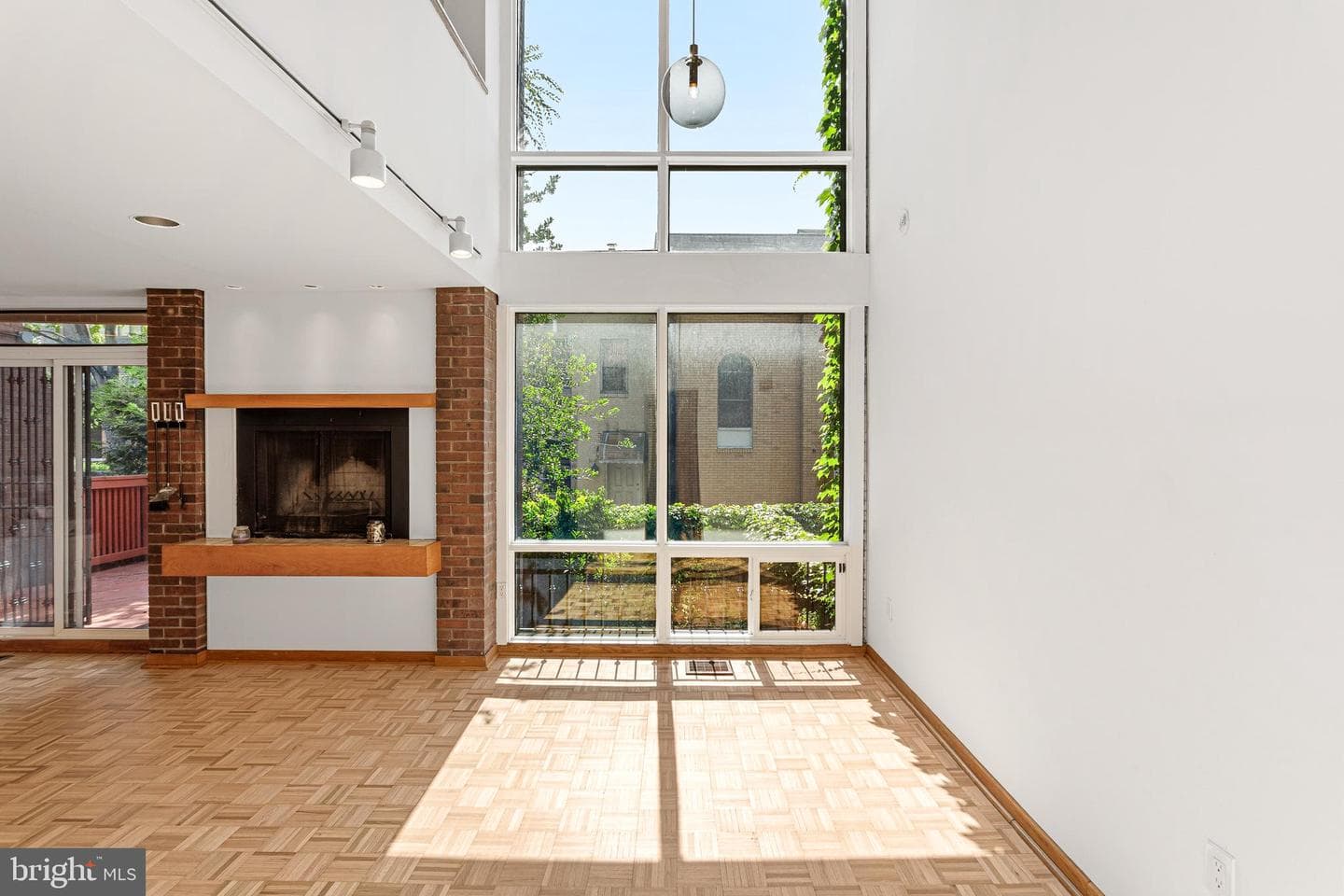 341 S 5th Street photo 10