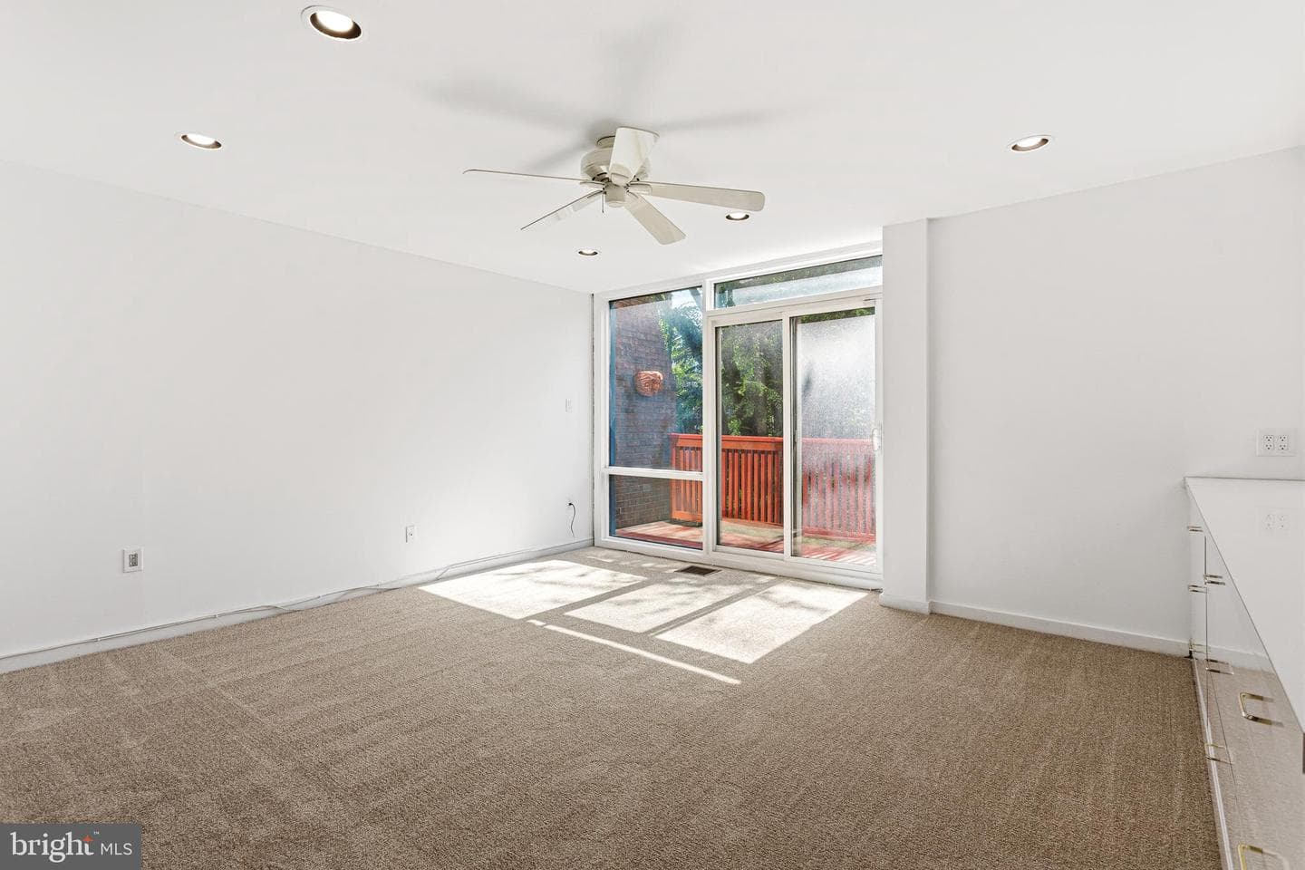 341 S 5th Street photo 16