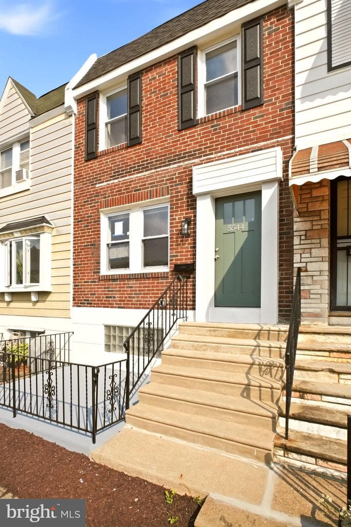5544 Windsor Street photo 6