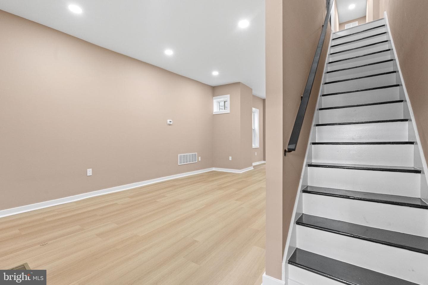 2131 S Alden Street photo 11