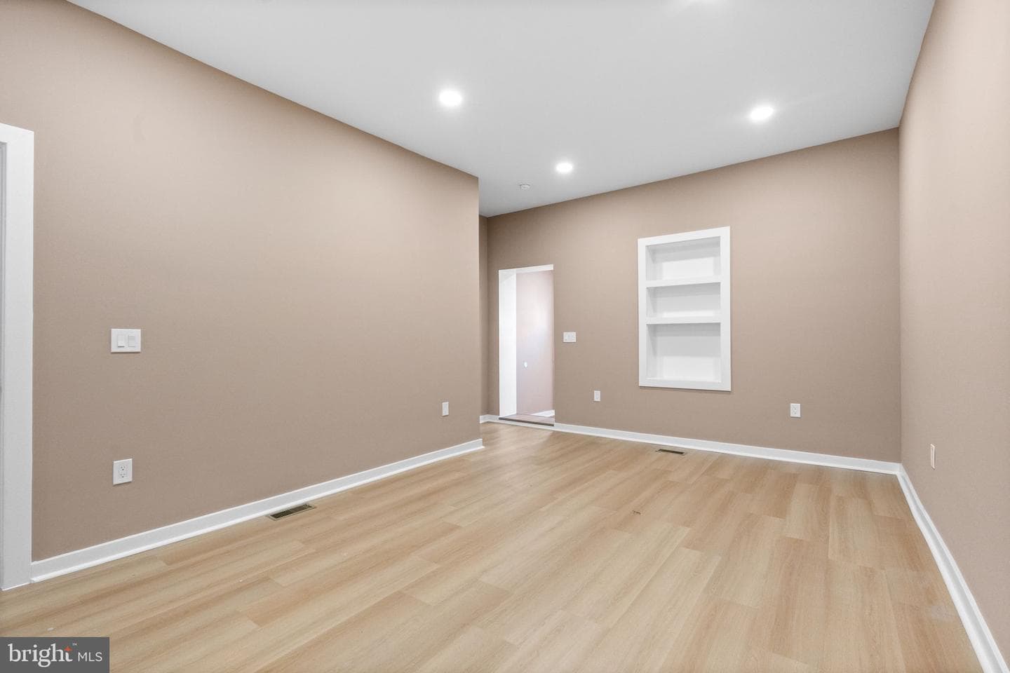 2131 S Alden Street photo 14