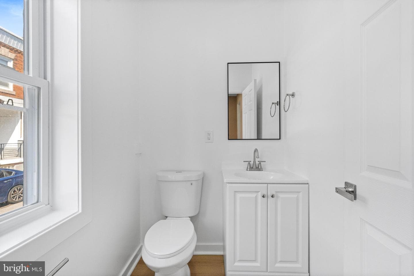 2131 S Alden Street photo 7