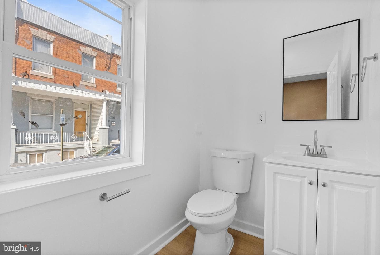 2131 S Alden Street photo 8