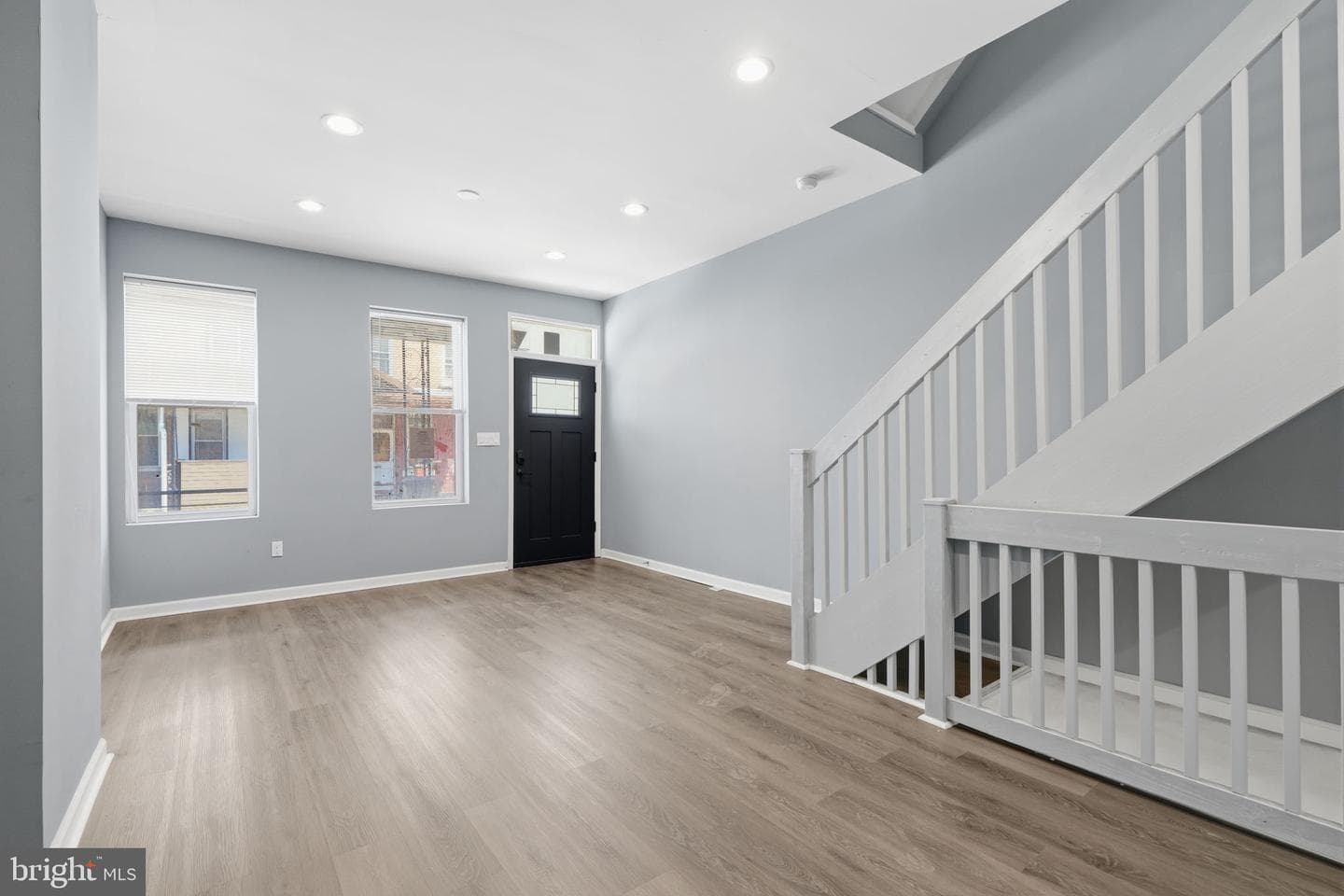 3146 Euclid Avenue photo 3