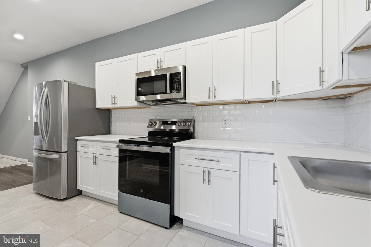 3146 Euclid Avenue photo 8