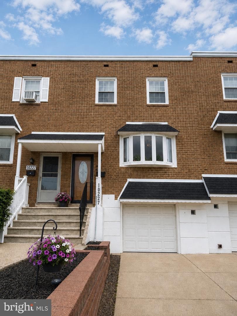 10227 N Canterbury Road, Philadelphia