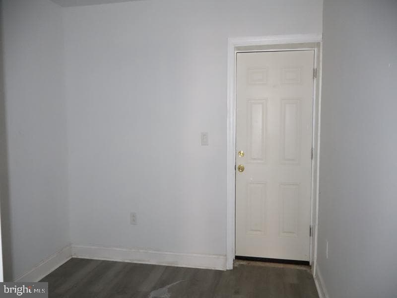 2113 N Woodstock Street photo 6