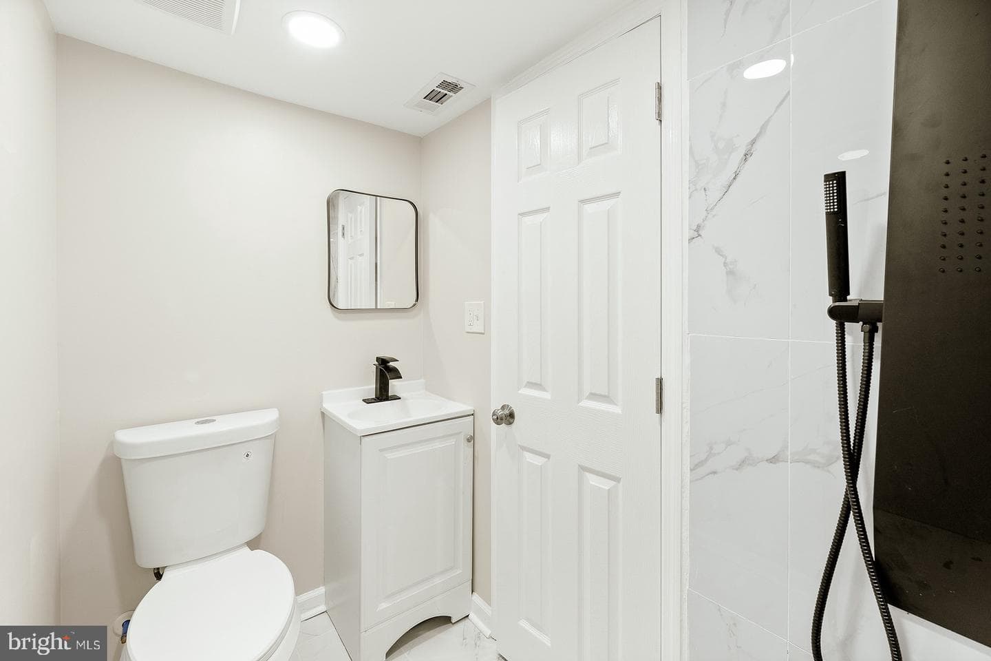 1103 E Stafford Street photo 23