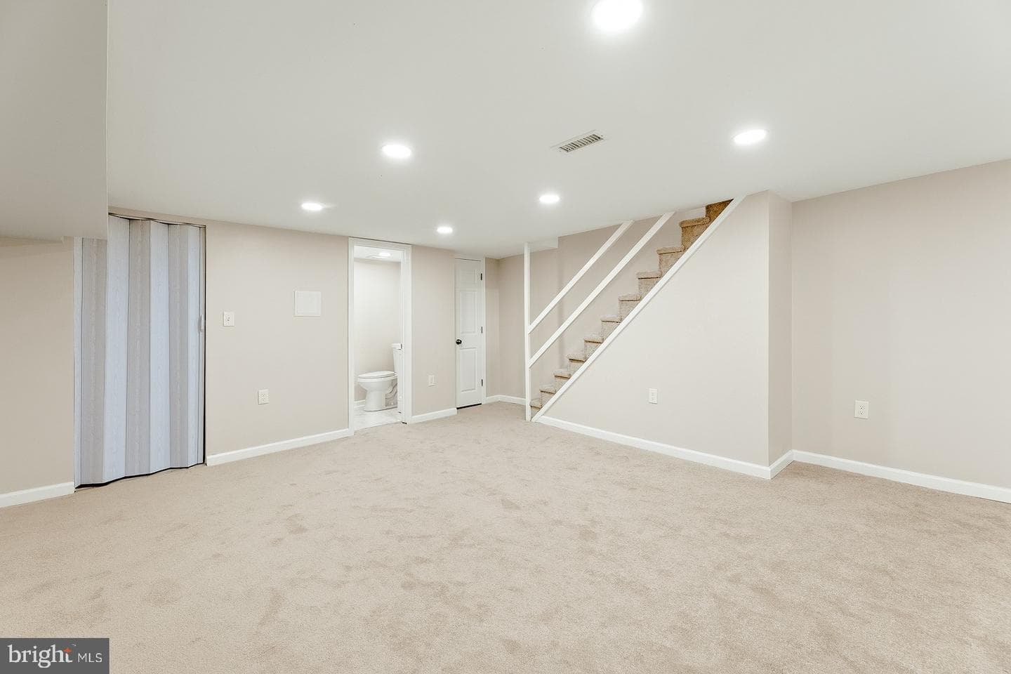 1103 E Stafford Street photo 26