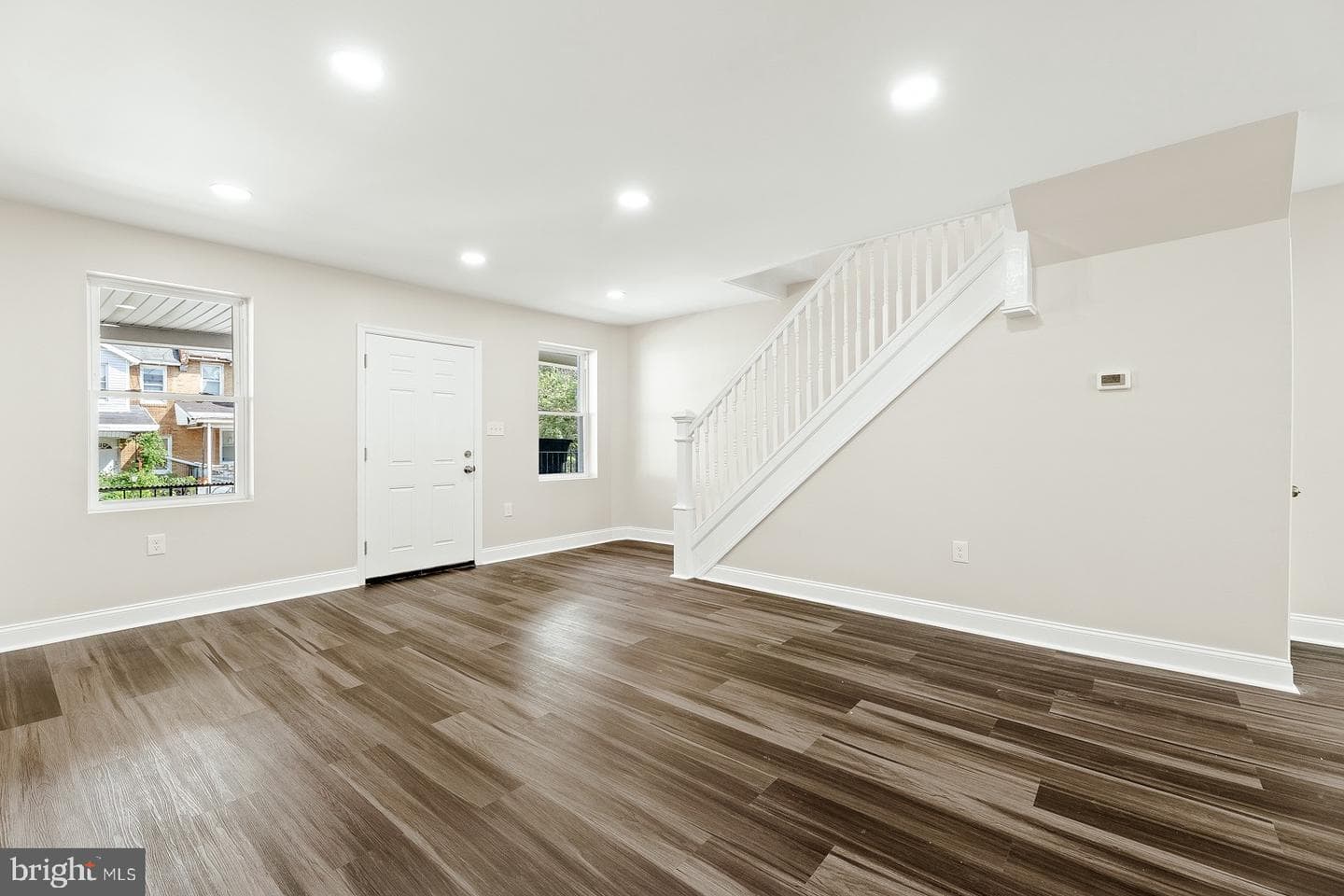 1103 E Stafford Street photo 5
